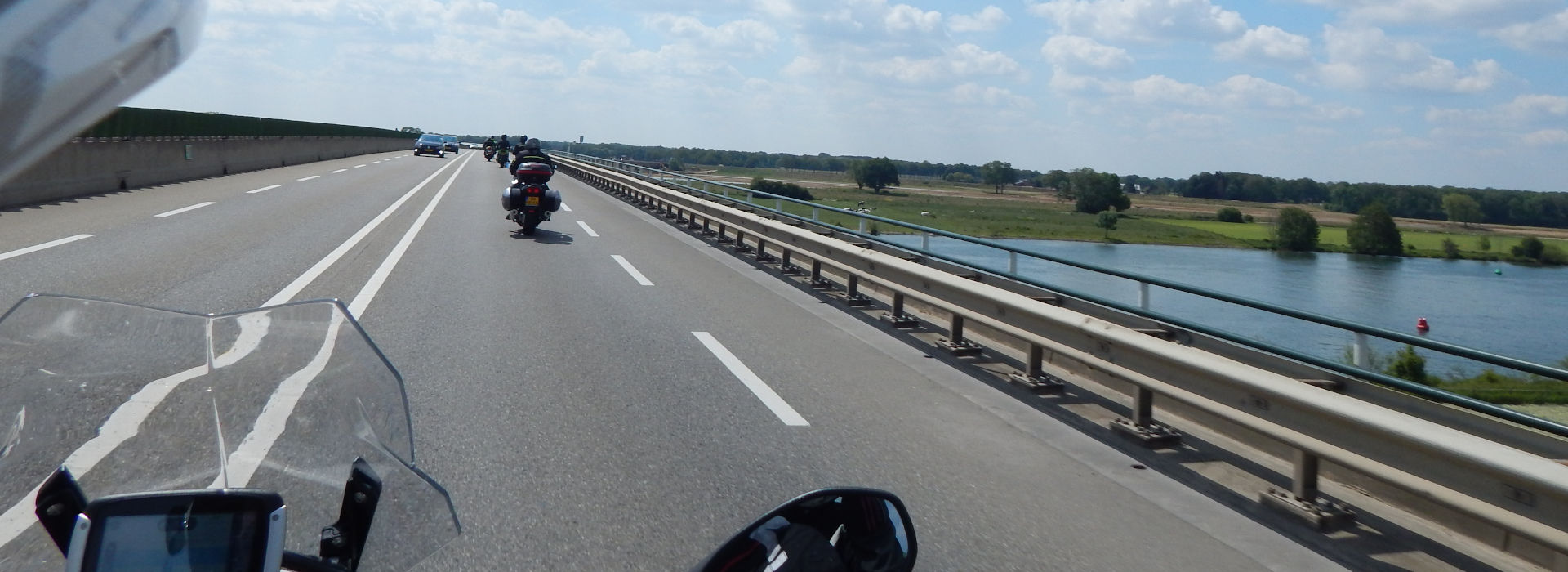 Motorrijbewijspoint Vlijmen motorexamens AVB en AVD