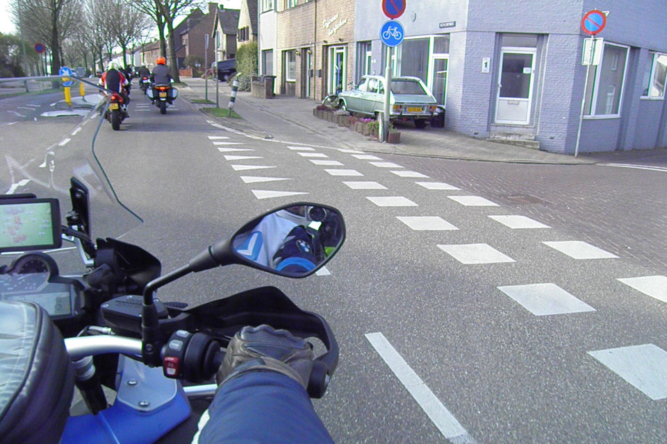 Motorrijbewijspoint Vlijmen theorie cursus online
