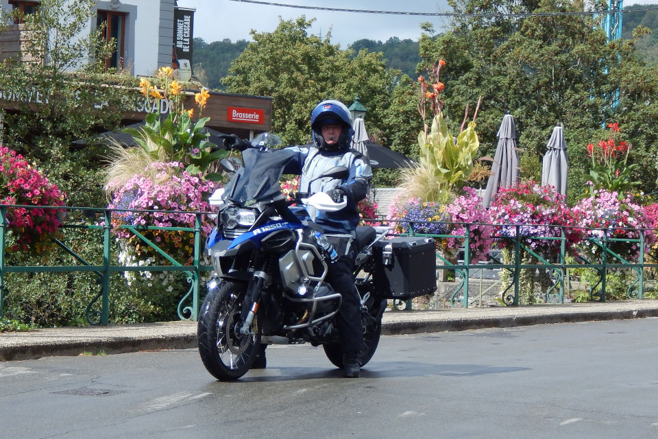 Motorrijbewijspoint Vlijmen examengarantie AVB en AVD
